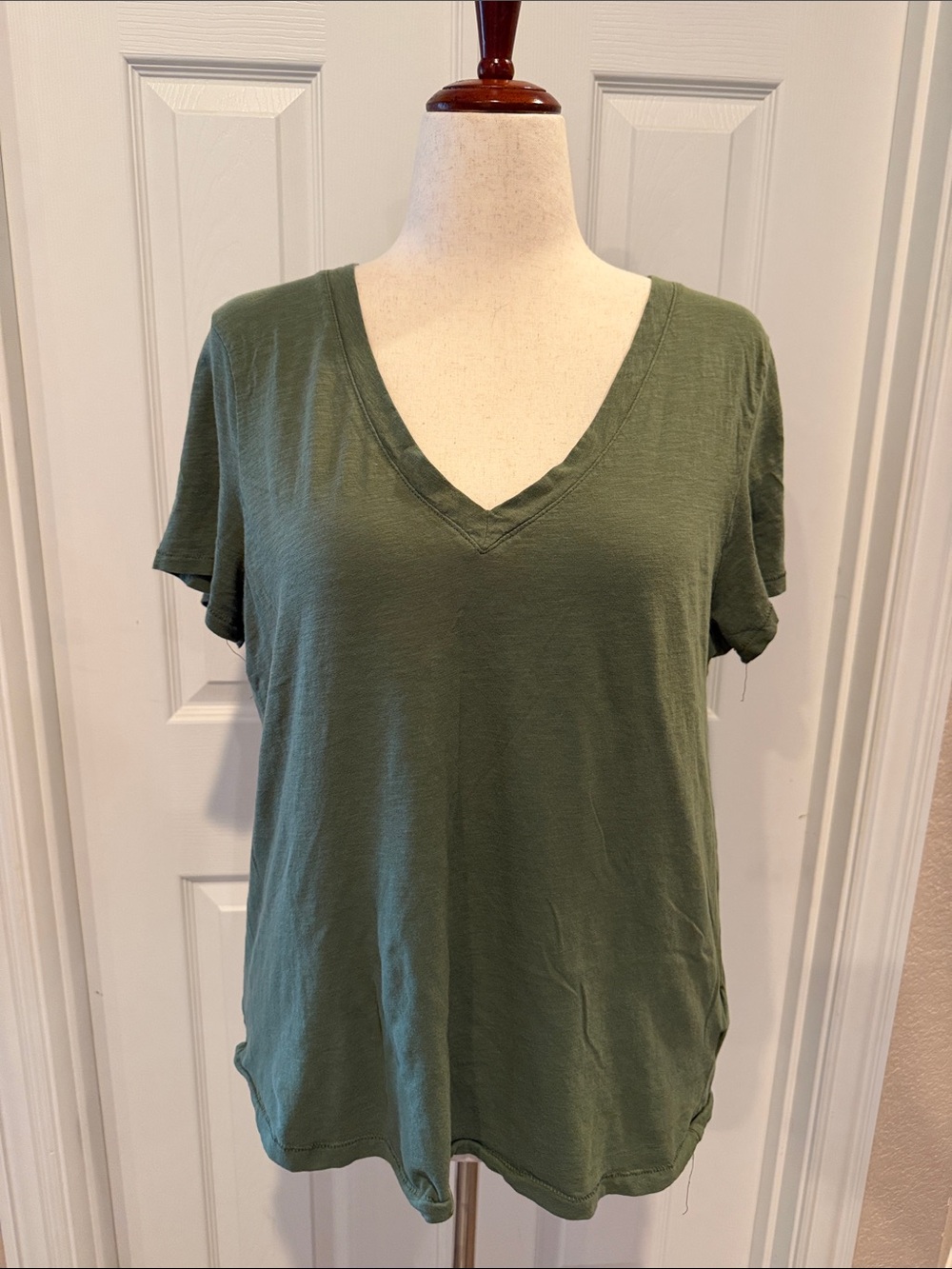 Madewell Olive V-Neck Short Sleeve Tee